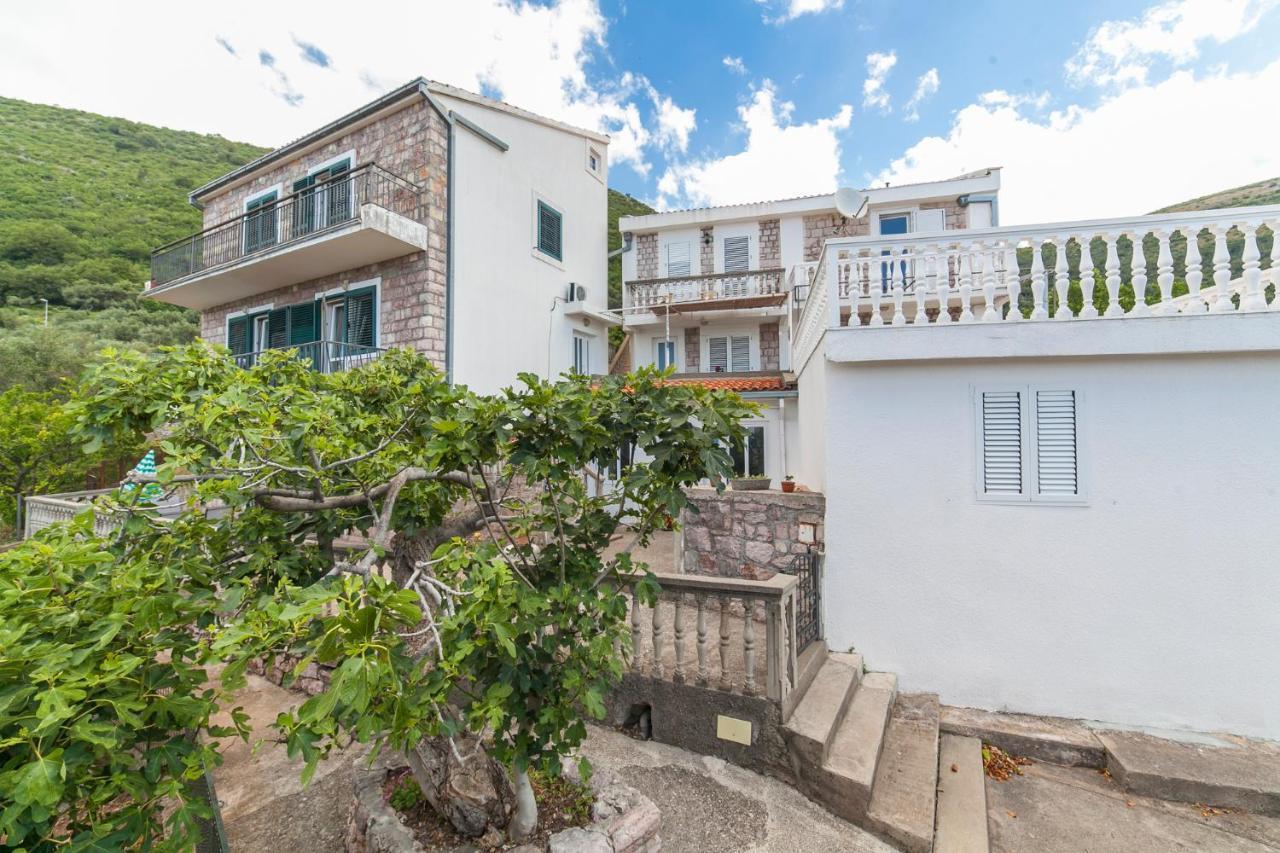 Apartments Krs Medinski Petrovac Екстер'єр фото