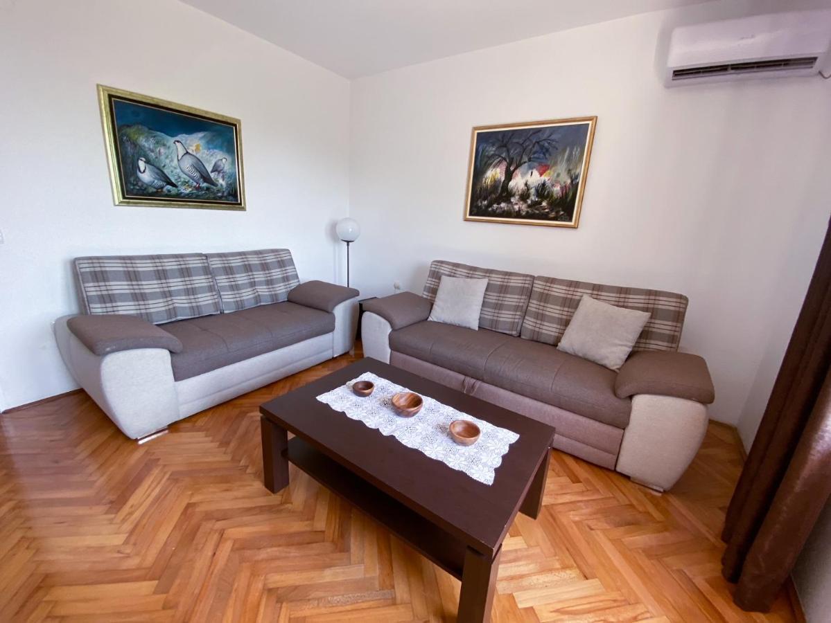 Apartments Krs Medinski Petrovac Екстер'єр фото