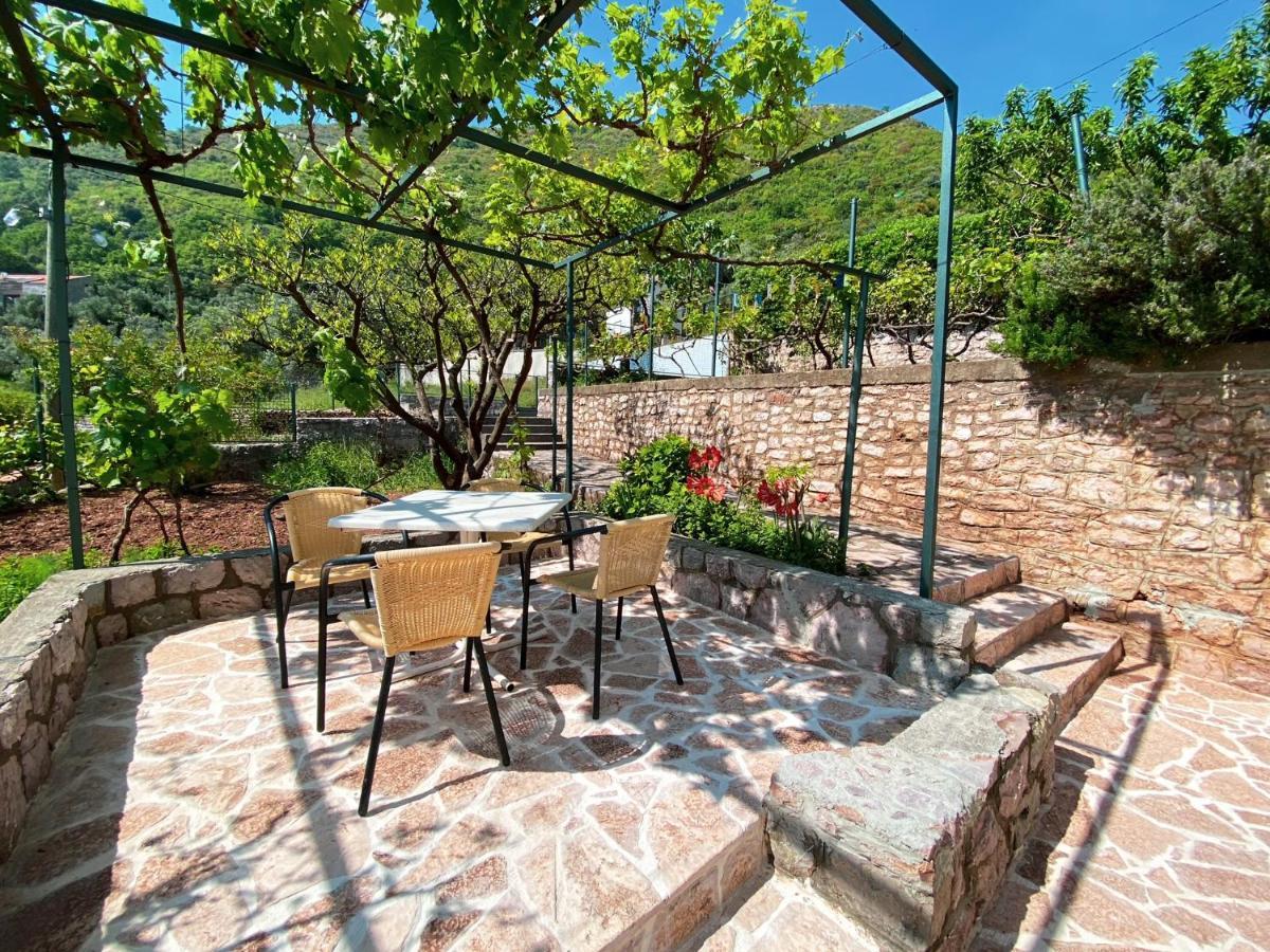 Apartments Krs Medinski Petrovac Екстер'єр фото