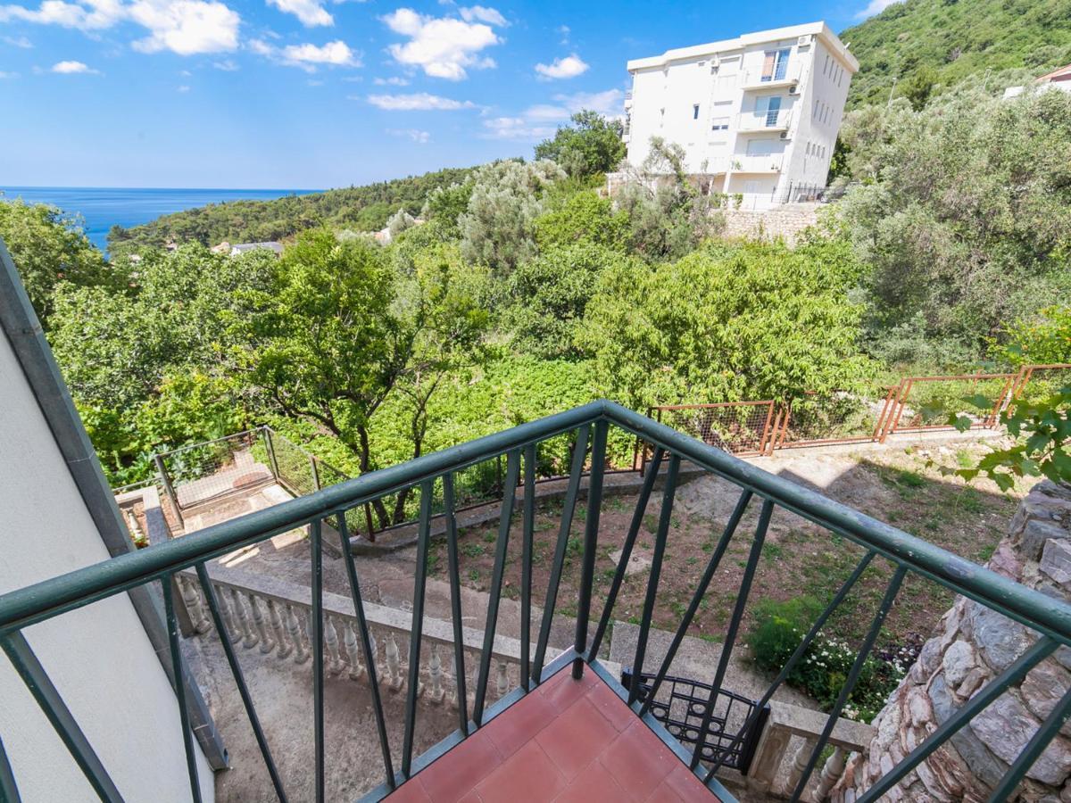 Apartments Krs Medinski Petrovac Екстер'єр фото