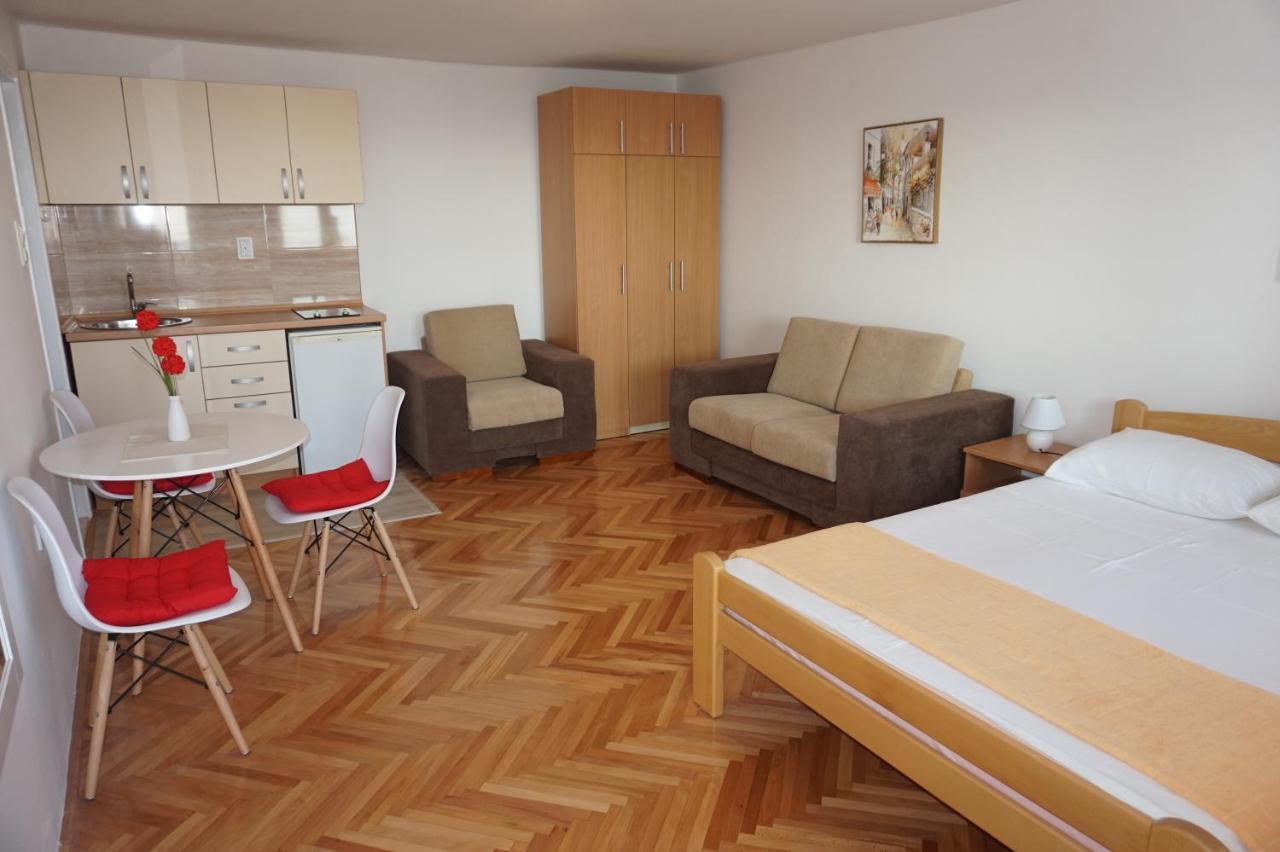 Apartments Krs Medinski Petrovac Екстер'єр фото